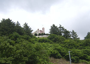 하늘에 닿을 듯한 언덕 위의 서달교회